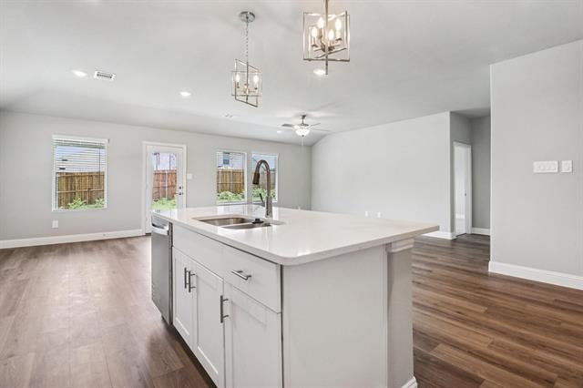 Building Photo - 509 Midnight Oak Dr