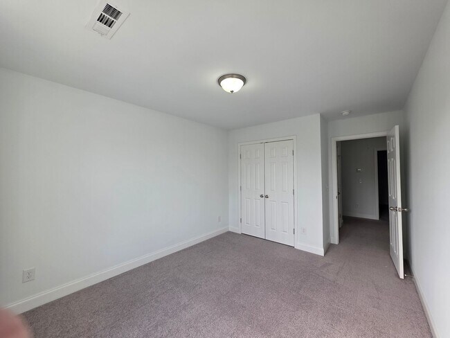 Building Photo - 3-Bedroom Townhome with Bonus Room & Resort-Style Amenities -No Pets