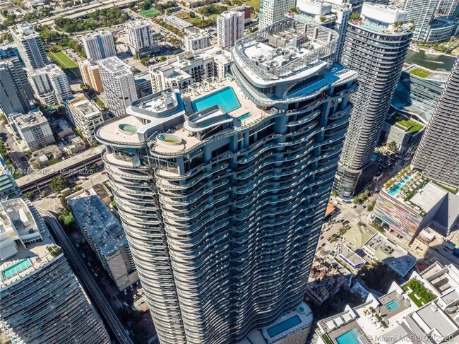 Building Photo - 1000 Brickell Plaza