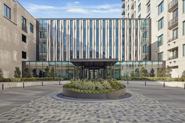 Building Photo - 1 Riva Row