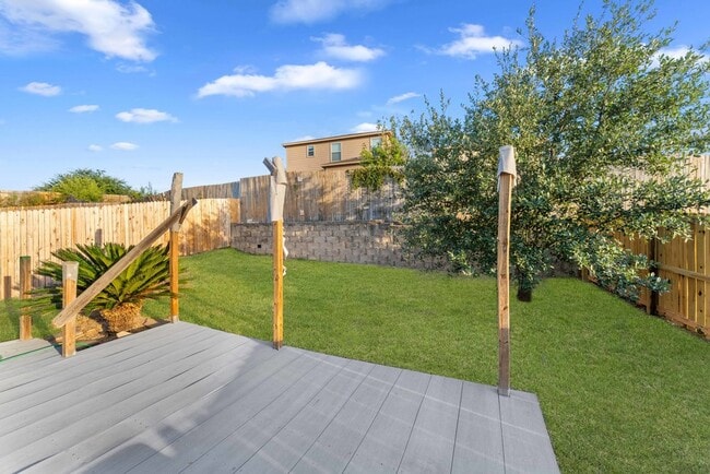 Building Photo - 10926 Acorn Canyon