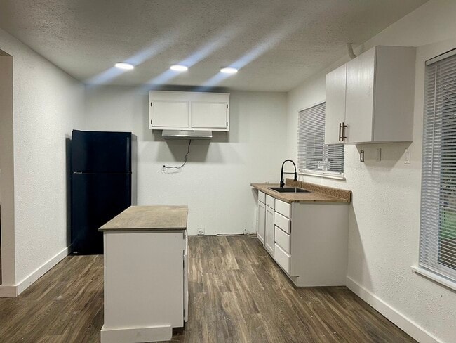 Building Photo - 5819 Flax Bourton St