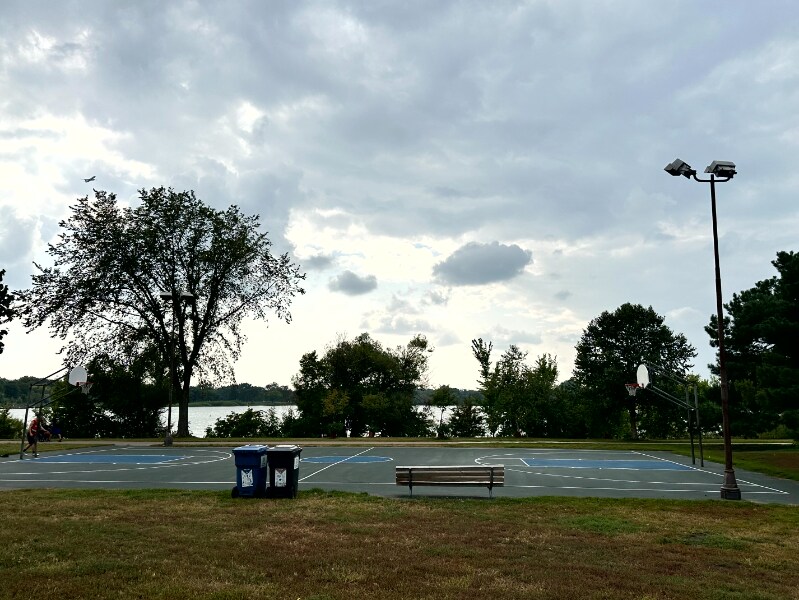 Building Photo - 2804 E 44th St