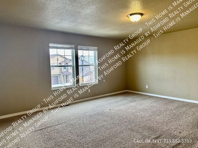 Building Photo - 3755 Reindeer Cir