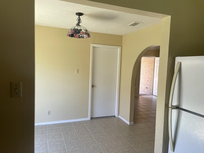 Building Photo - 8685 Northridge Loop
