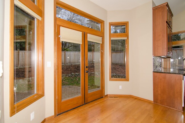 Building Photo - 17603 NE 108th Way