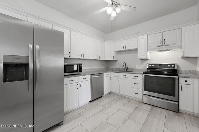 Building Photo - 3649 Walsh St