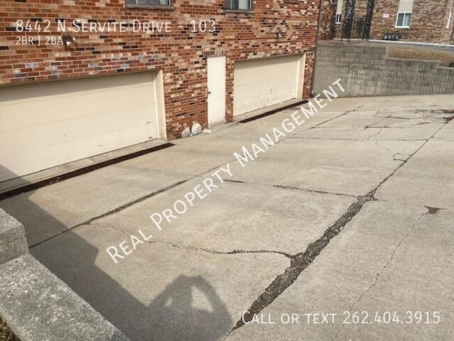 Building Photo - 8442 N Servite Dr