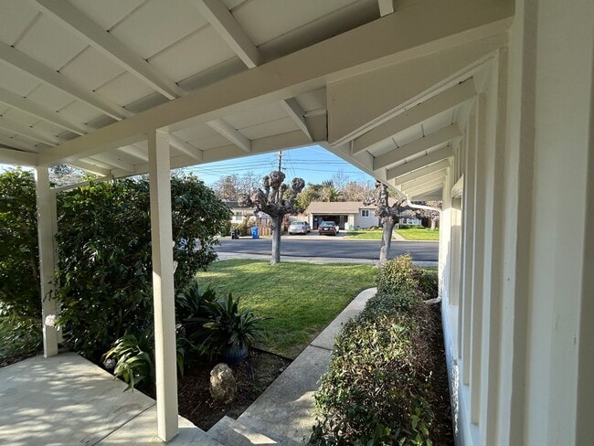 Building Photo - Rare Lindell Drive Single-Family Home in Prime Walnut Creek Location!