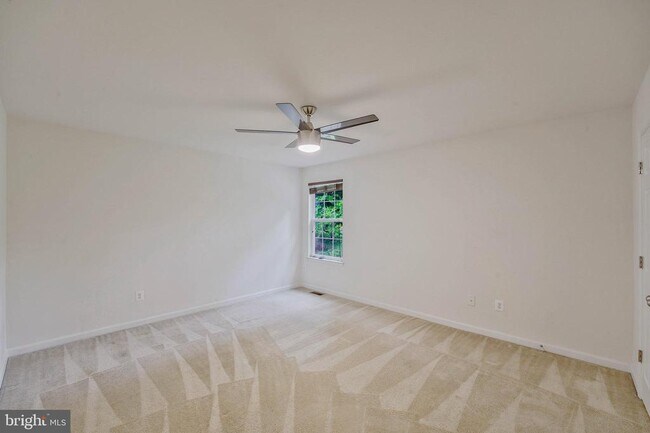 Building Photo - 3461 Eagle Ridge Dr