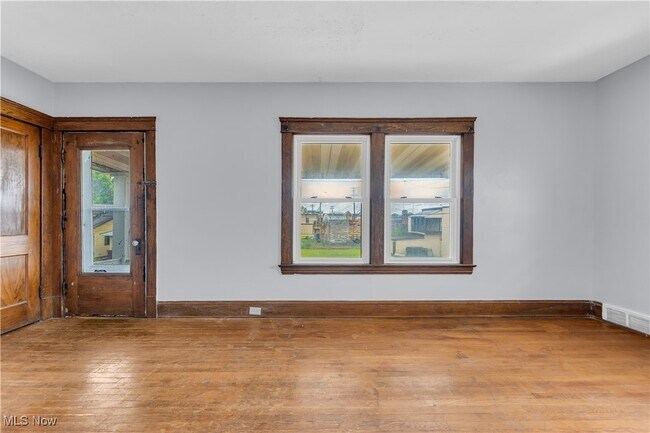 Building Photo - 3111 W 90th St