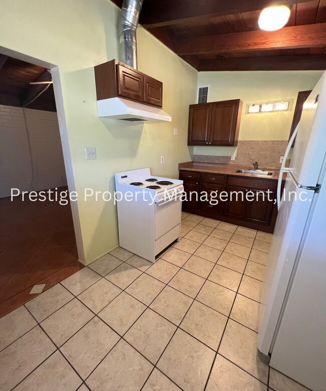 Building Photo - 1348