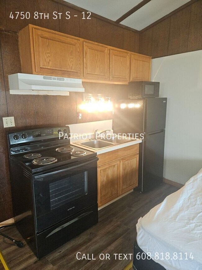 Primary Photo - 4750 8th St S