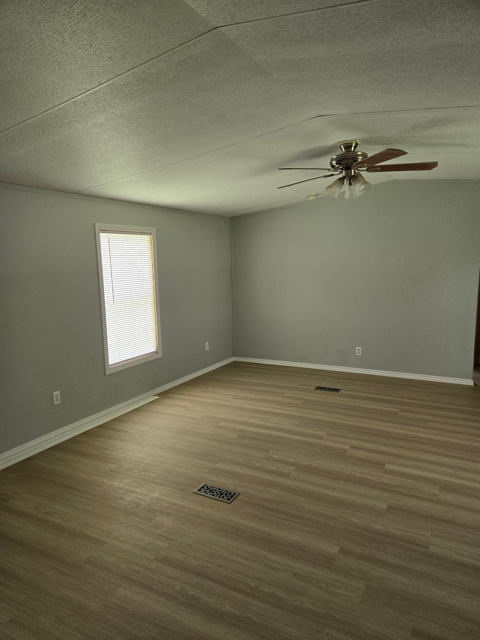Building Photo - 22091 Bowden Dr