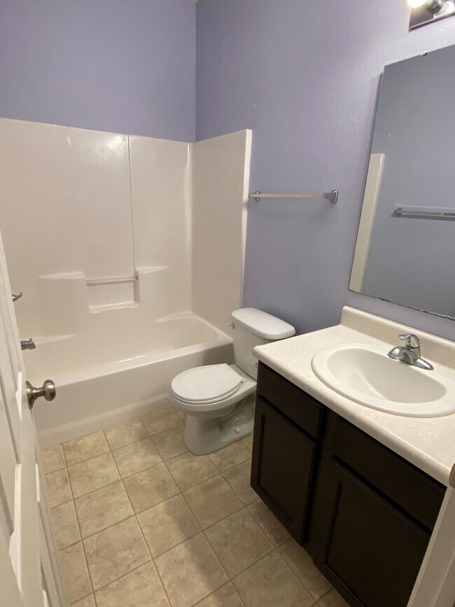 Building Photo - 3 Bedroom Home In Lindberg Village