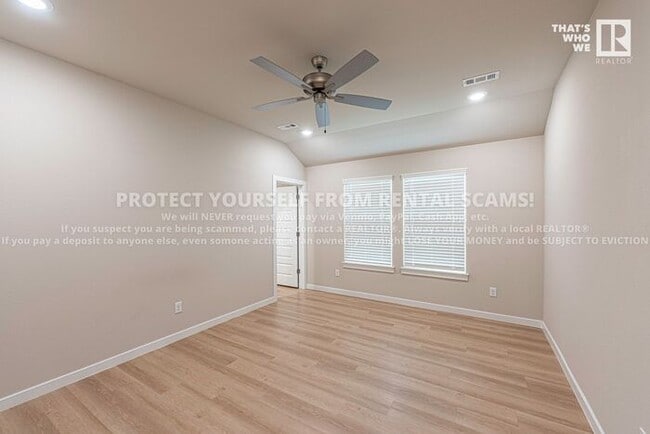 Building Photo - 2215 9th St