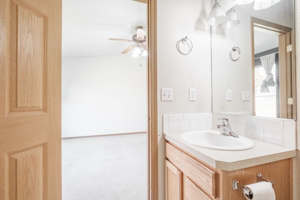 Building Photo - 5448 Siletz Ln