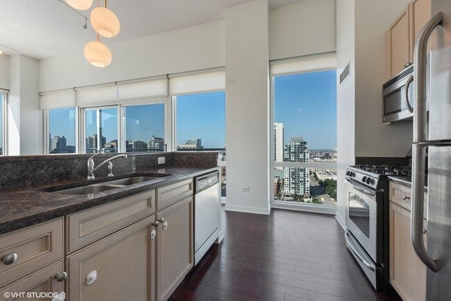 Building Photo - 757 N Orleans St