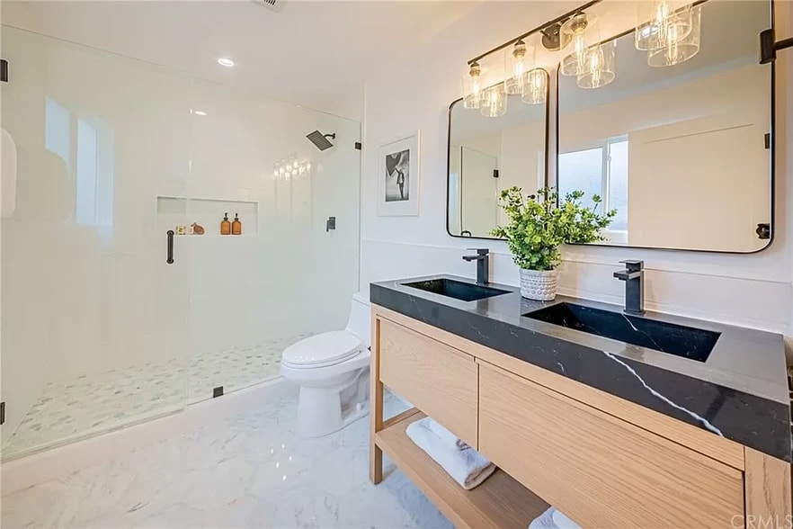 master bath - 3439 Plata St