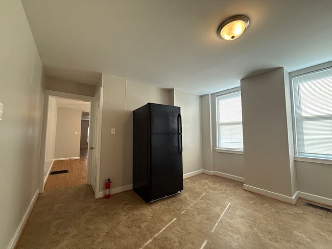 Building Photo - Three Bedroom Home In Baltimore