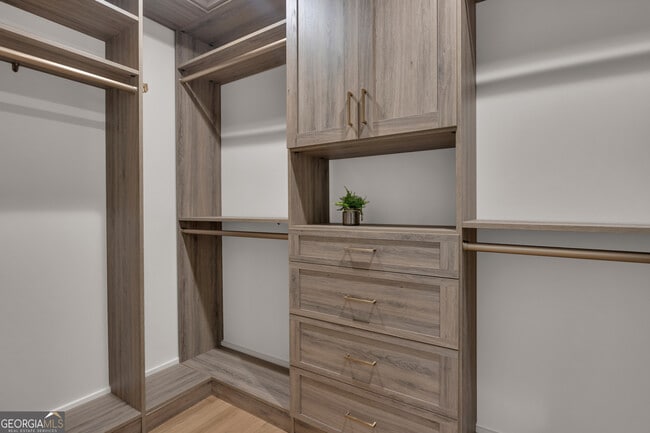 Building Photo - 459 Lester road