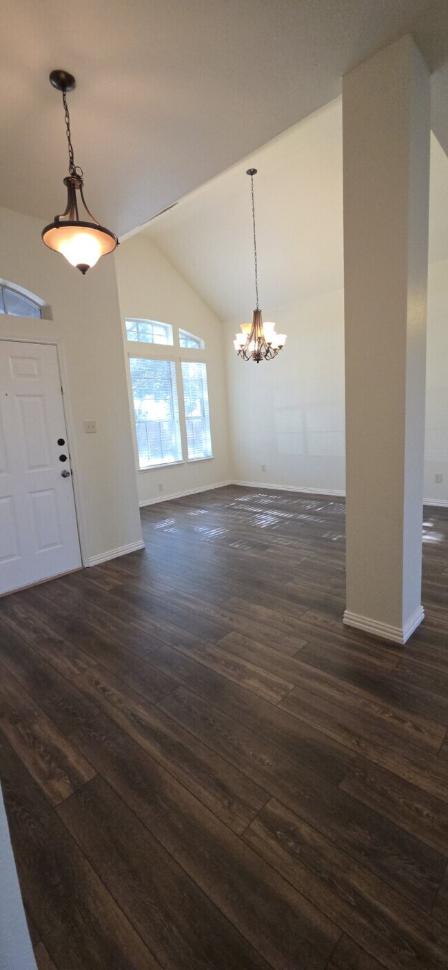 Building Photo - Beautifully Remodeled Home in Mansfield ISD – Corner Lot with Modern Upgrades!