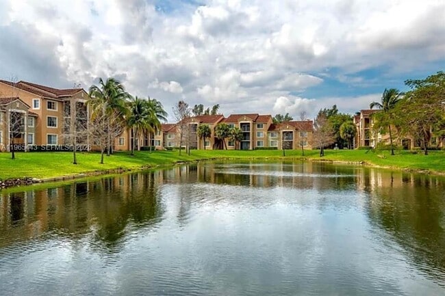 Building Photo - 2031 Renaissance Blvd