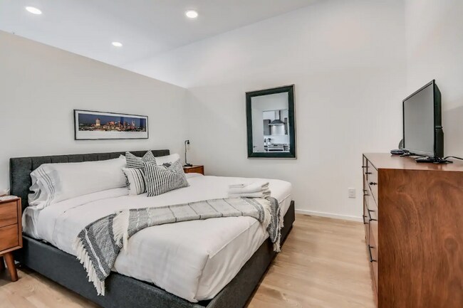 Building Photo - 920 South St