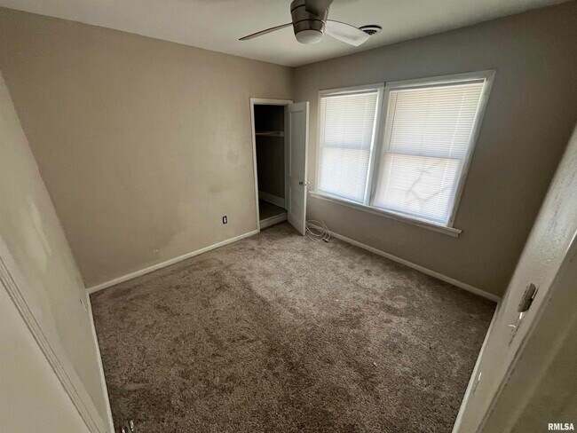 Building Photo - 506 Caroline St