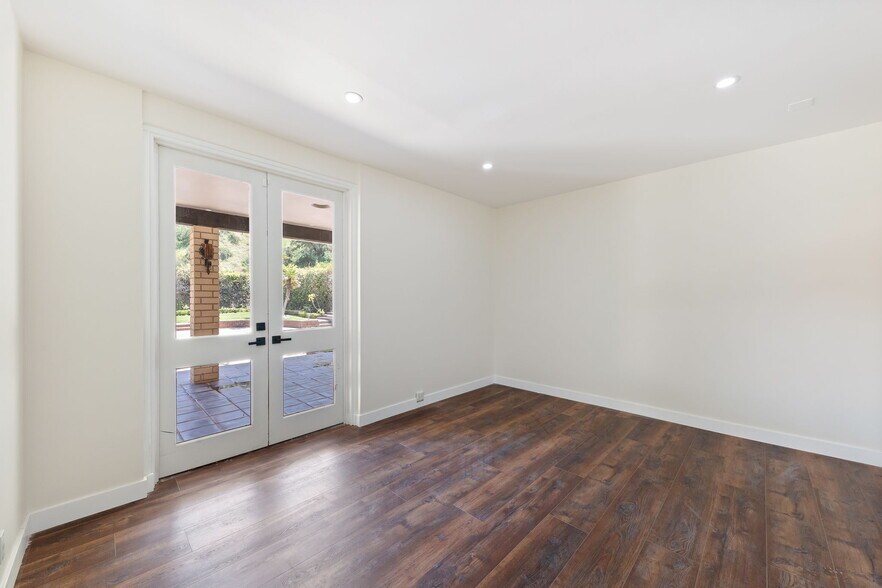 Building Photo - 540 Haverstock Rd
