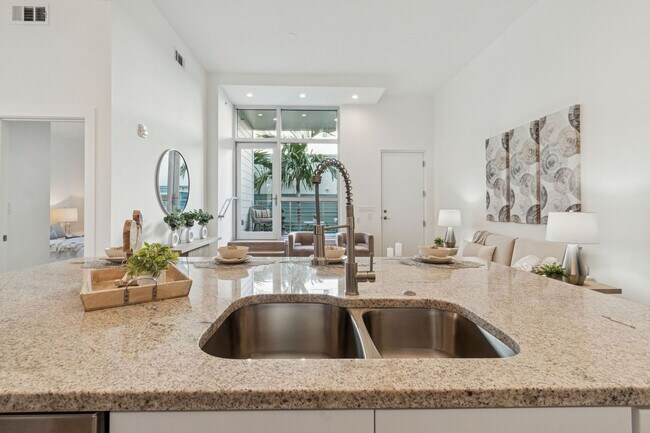 Building Photo - 1343 4th St