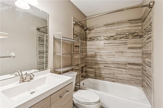 Building Photo - 52 Bridle Ln