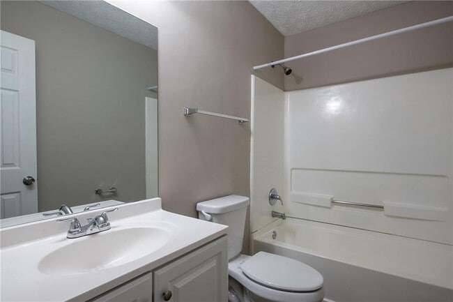 Building Photo - 467 Southern Way