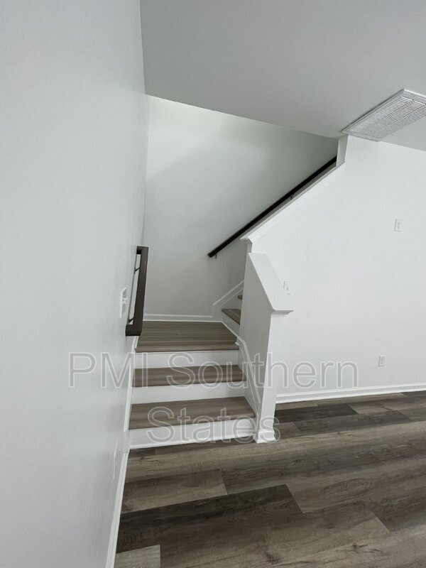 Building Photo - 16 Evonvale Ct