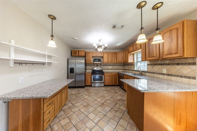 Building Photo - 1229 W 21st St