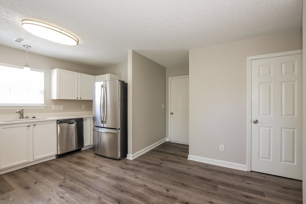 Building Photo - 2127 Pleasant Dale Dr