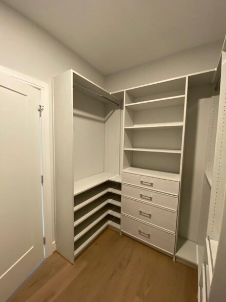 Building Photo - 635 Slaters Ln