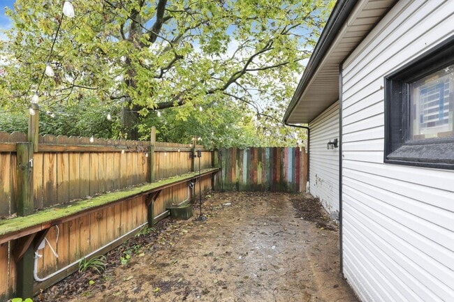 Building Photo - 101 E Moler St