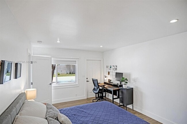 Building Photo - 3320 NE 13th Ave