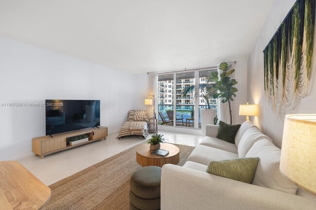 Building Photo - 2301 Collins Ave