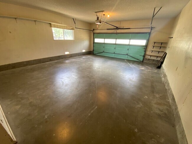 Building Photo - 11755 Tam O'Shanter Dr