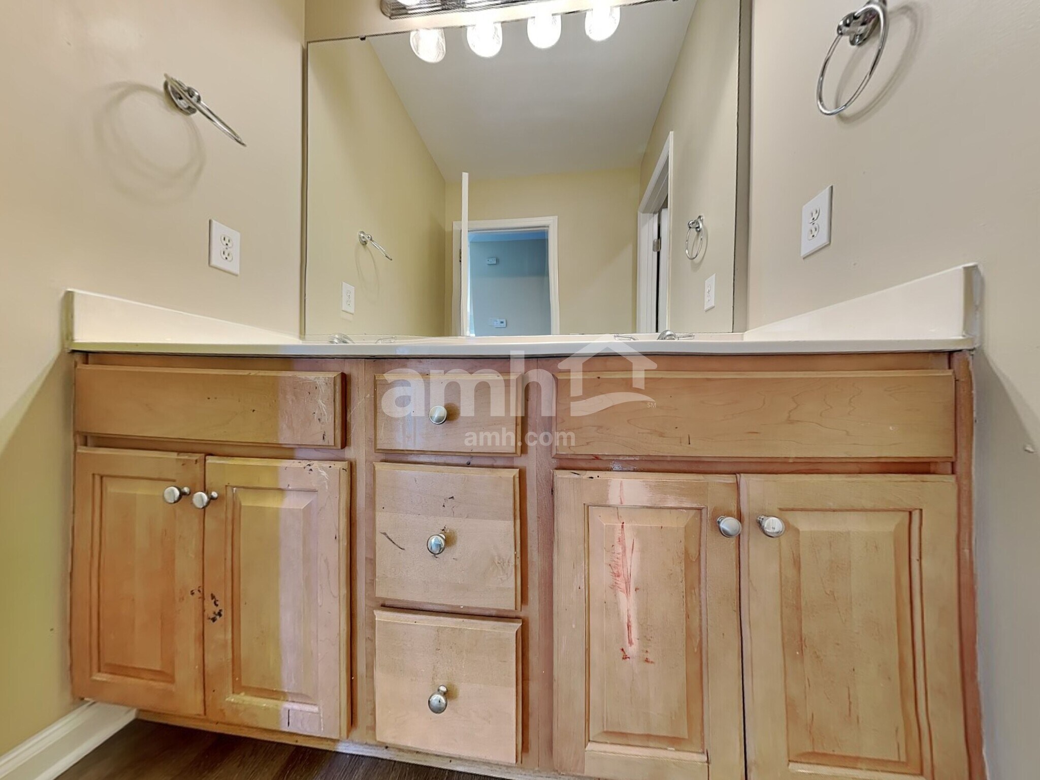 Building Photo - 5705 Beargrass Ln