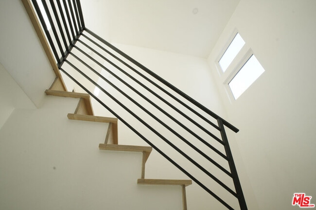 Building Photo - 2690 Zorada Dr