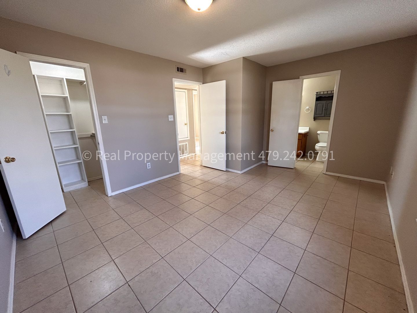 Building Photo - 1805 Cherrybark Bend