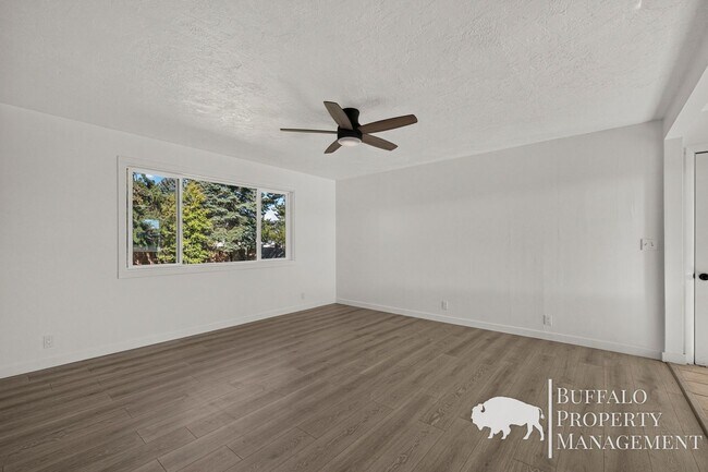 Building Photo - 578 Maple Leaf Dr