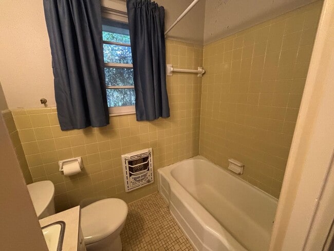 Building Photo - 9834 Cal Rd