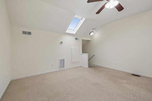 Building Photo - 219 Fairmont Ct