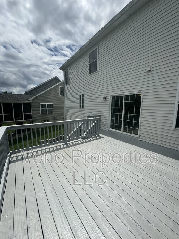 Building Photo - 17 Ironwood Street