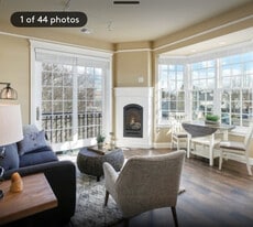 Building Photo - 685 Peace Portal Dr