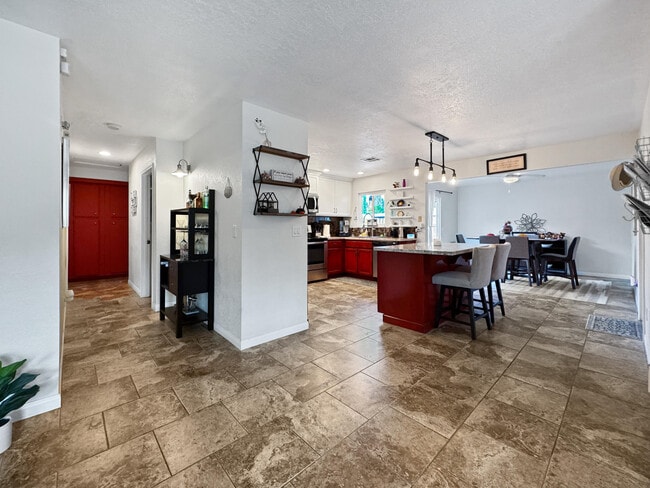 Building Photo - 53845 Avenida Herrera